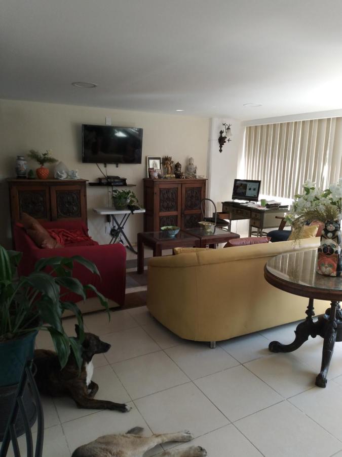 Charming Sunny Bedroom Overlooking Beautiful Amsterdam Avenue In Best Condesa Area Kota Meksiko Bagian luar foto