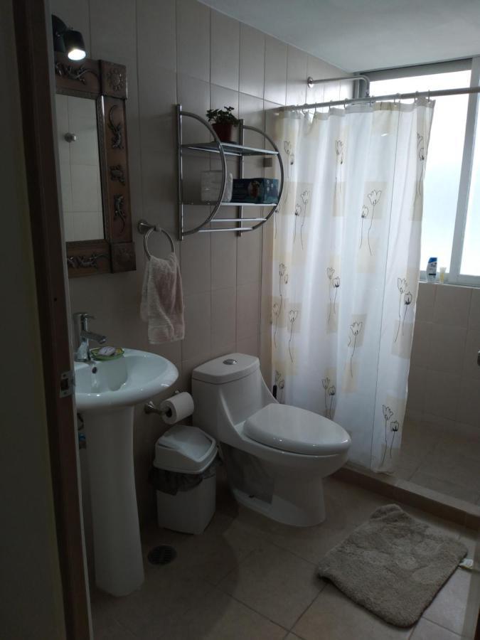 Charming Sunny Bedroom Overlooking Beautiful Amsterdam Avenue In Best Condesa Area Kota Meksiko Bagian luar foto