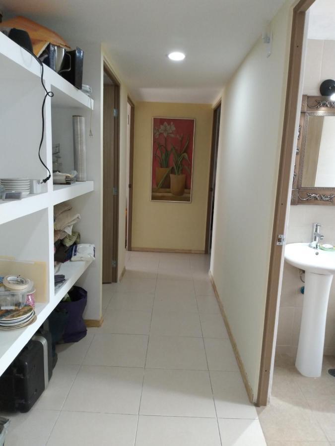 Charming Sunny Bedroom Overlooking Beautiful Amsterdam Avenue In Best Condesa Area Kota Meksiko Bagian luar foto